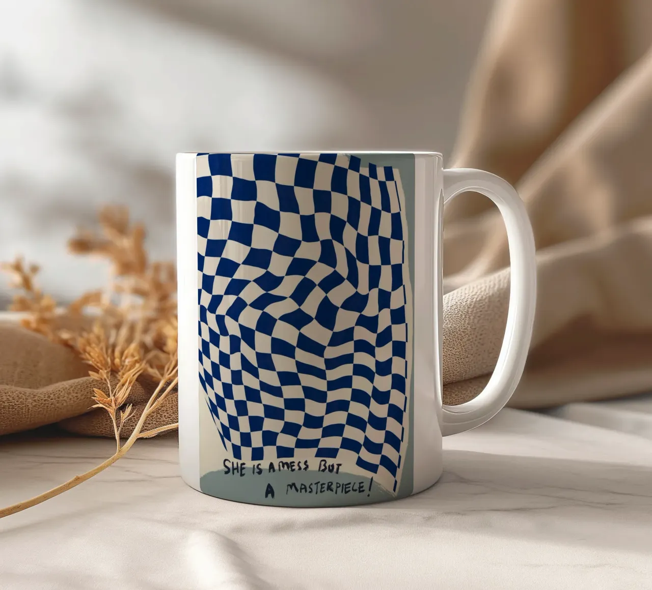 È un disastro ma un capolavoro tazza in ceramica da Little Dean