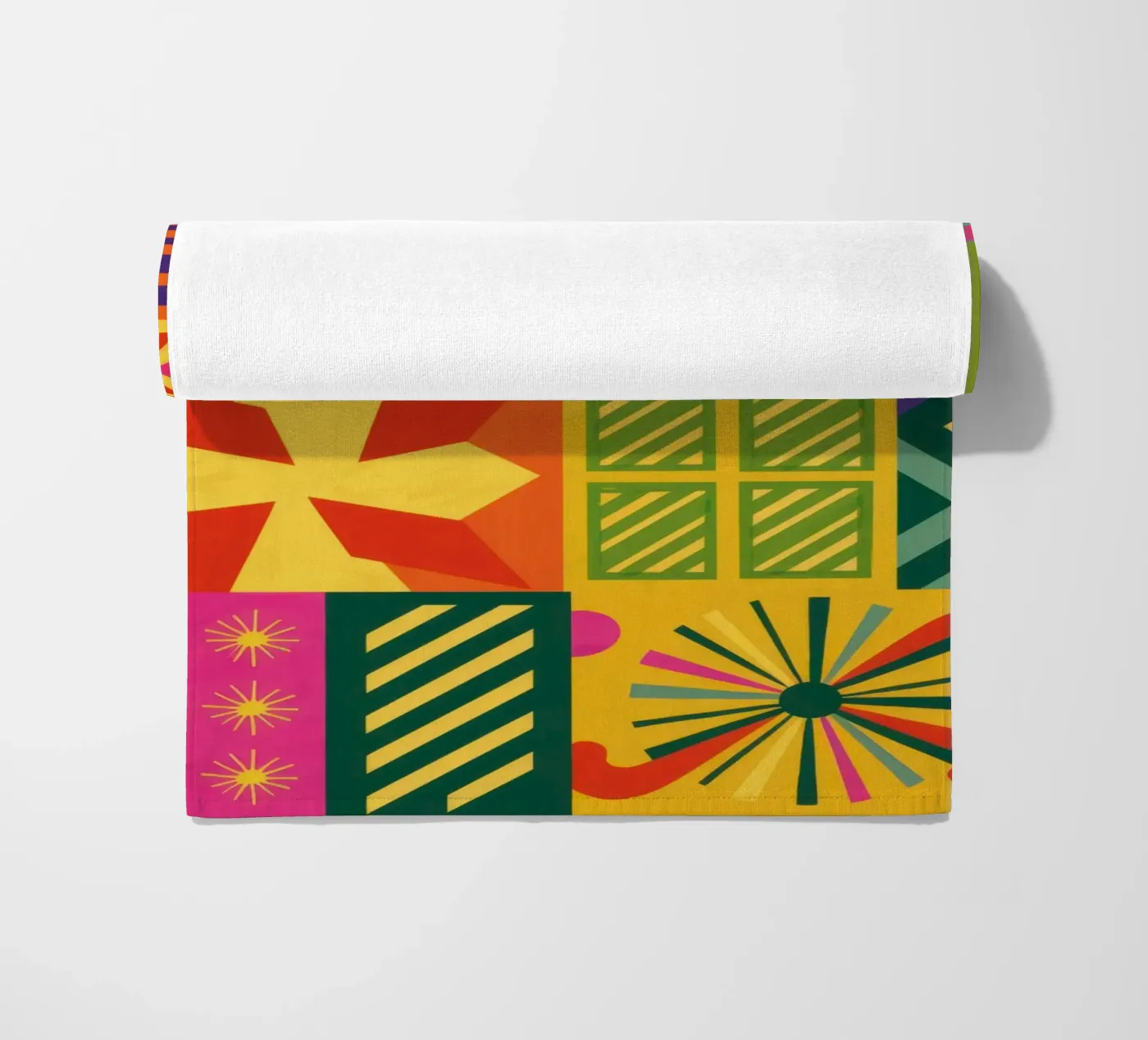 Patchwork geometrico cromatico telo mare da Prism Ritual