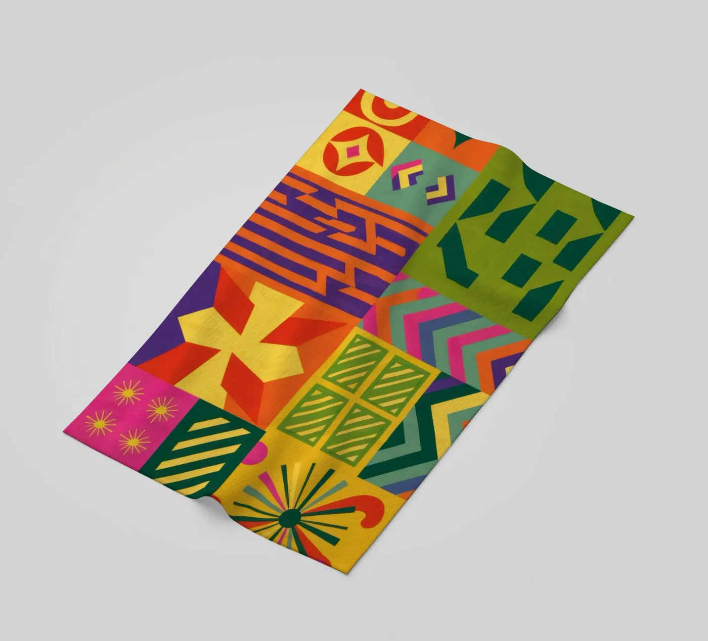 Patchwork geometrico cromatico telo mare da Prism Ritual