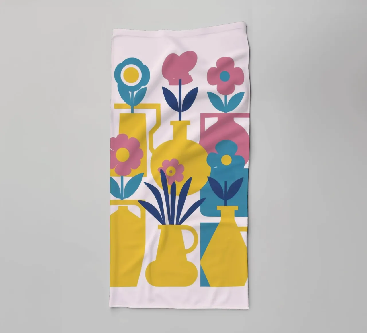 Fiori simmetrici e gioiosi asciugamano da bagno da Mythy Brush