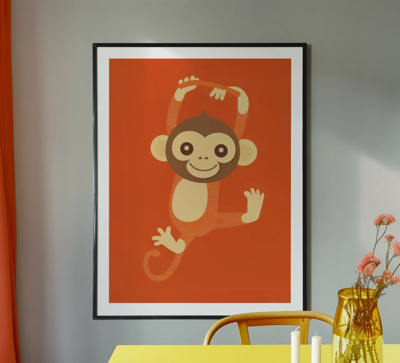 Un singe enjoué se balance joyeusement, faisant preuve d'énergie et de joie. poster avec cadre en plastique de DesignDoodle