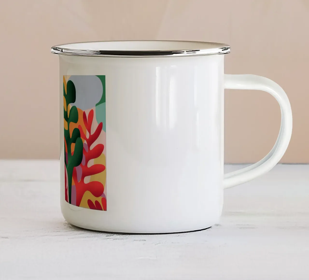 Collage botanico baciato dal sole tazza in smalto da Mythy Brush