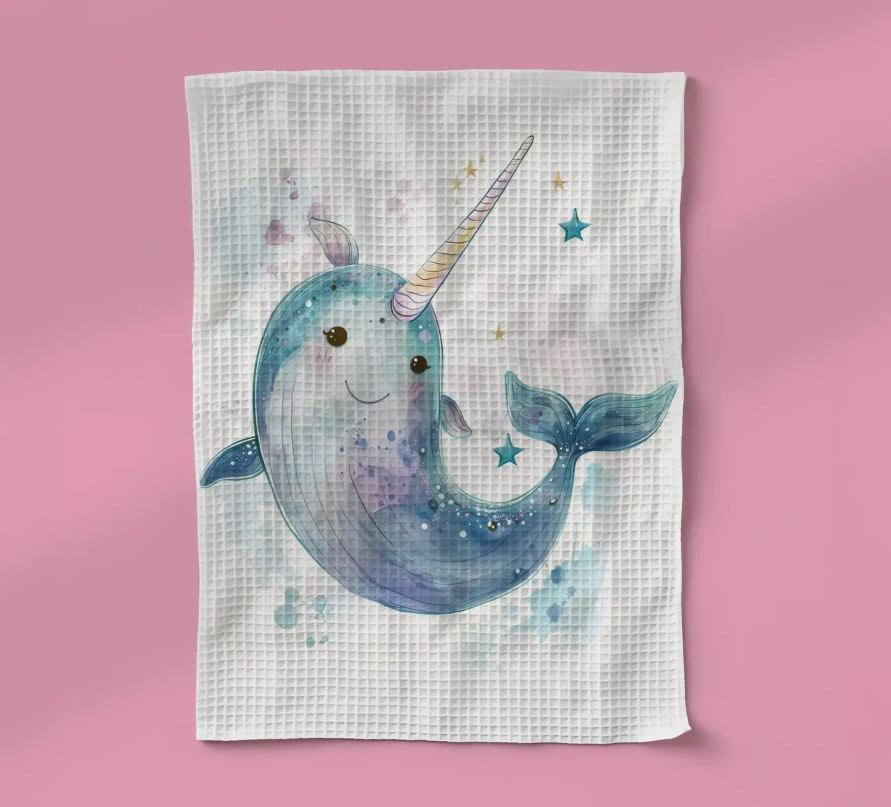 Mignon personnage de narval nageant joyeusement dans une eau fantaisiste torchon de DesignDoodle
