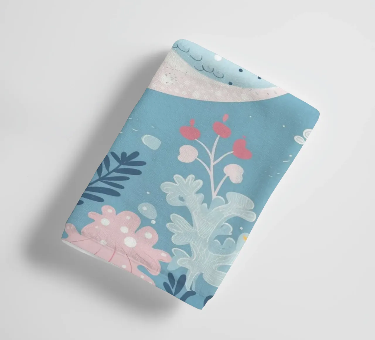 Allegro narvalo che nuota tra piante e fiori asciugamano da bagno da DesignDoodle
