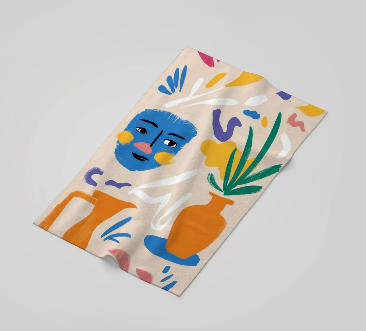 Gefragmenteerd gezicht en flora strandhanddoek van Mythy Brush