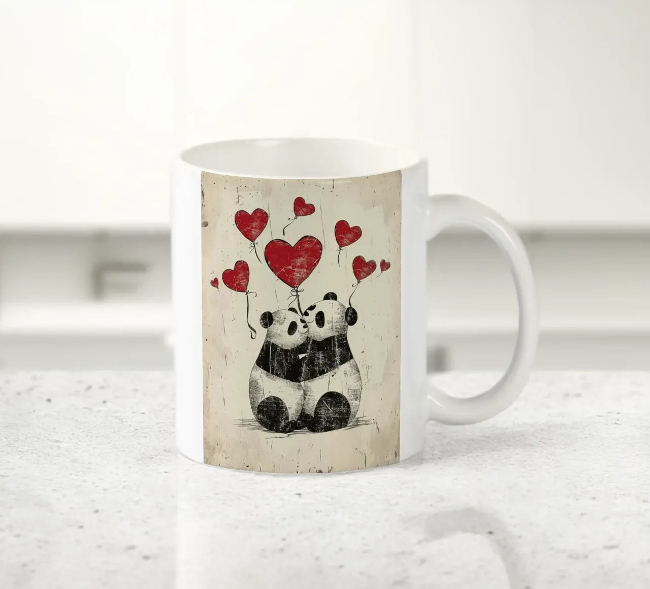 Des pandas échangent de l'affection avec des ballons en forme de cœur mug en céramique de DesignDoodle