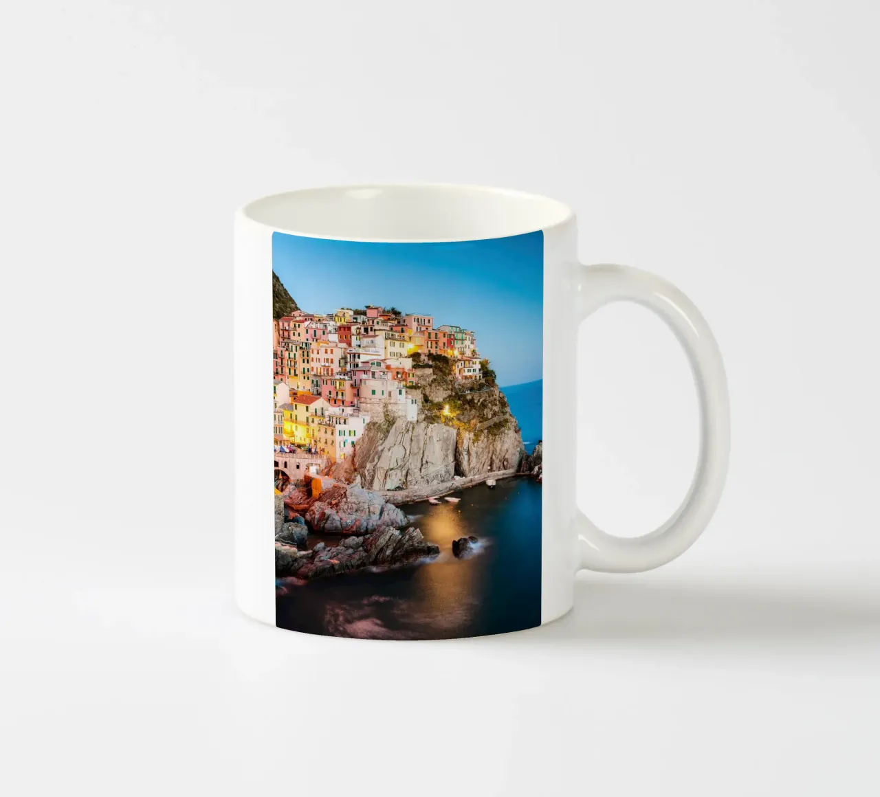 Manarola In The Evening tazza in ceramica da robertmotoiart