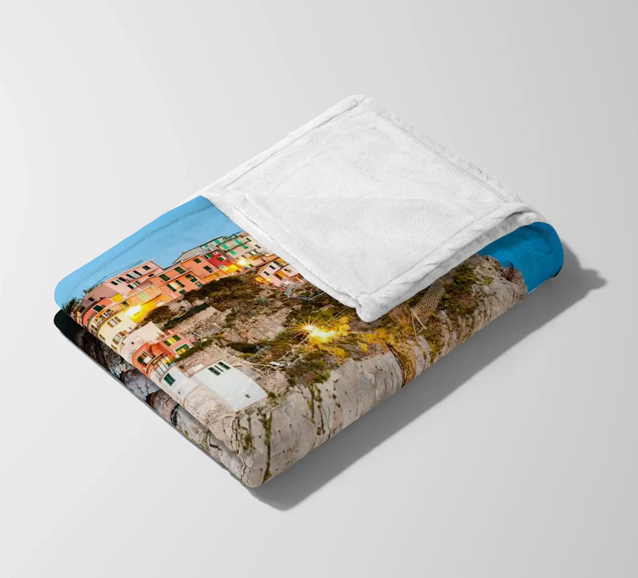 Manarola In The Evening coperta in pile da robertmotoiart