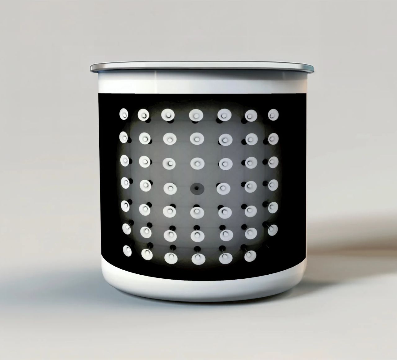 Spots tazza in smalto da Anja Hebrank Photography