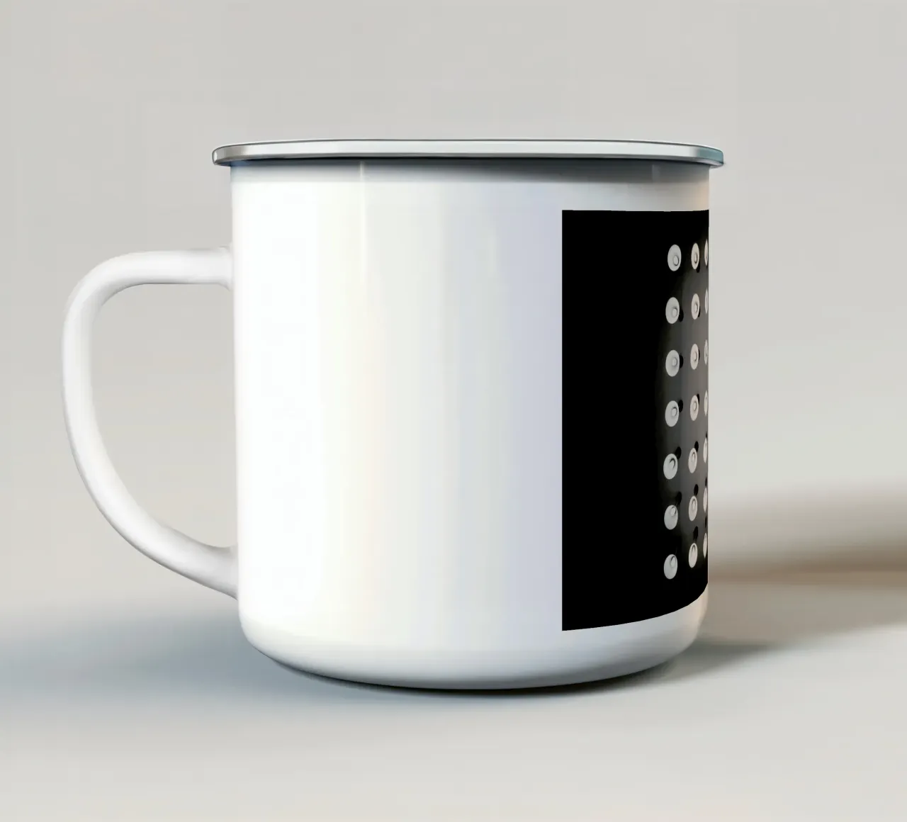 Spots tazza in smalto da Anja Hebrank Photography