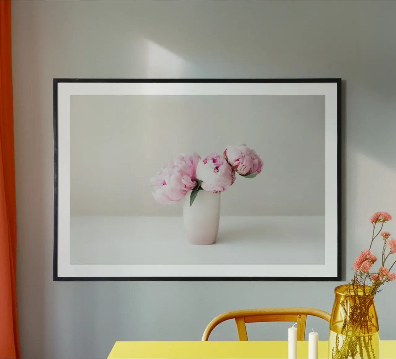 Peonie rosa poster con telaio in plastica da PhotoVibe Decor