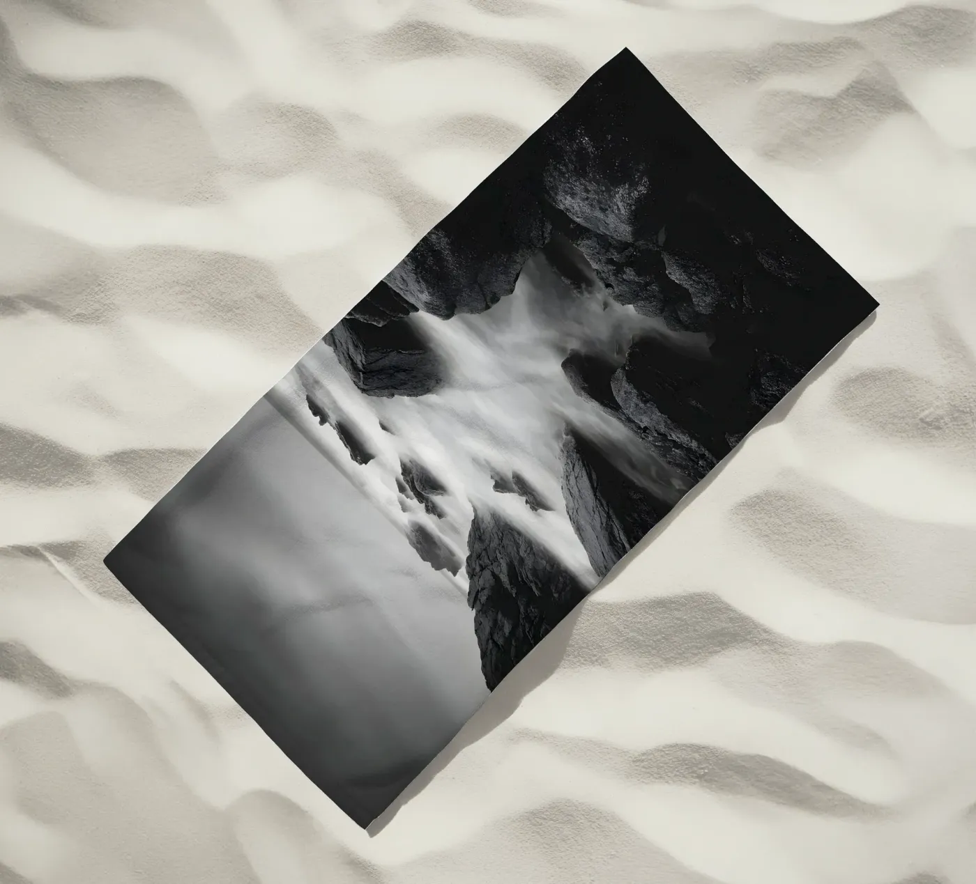 Ocean Waves strandhanddoek van Mononoir