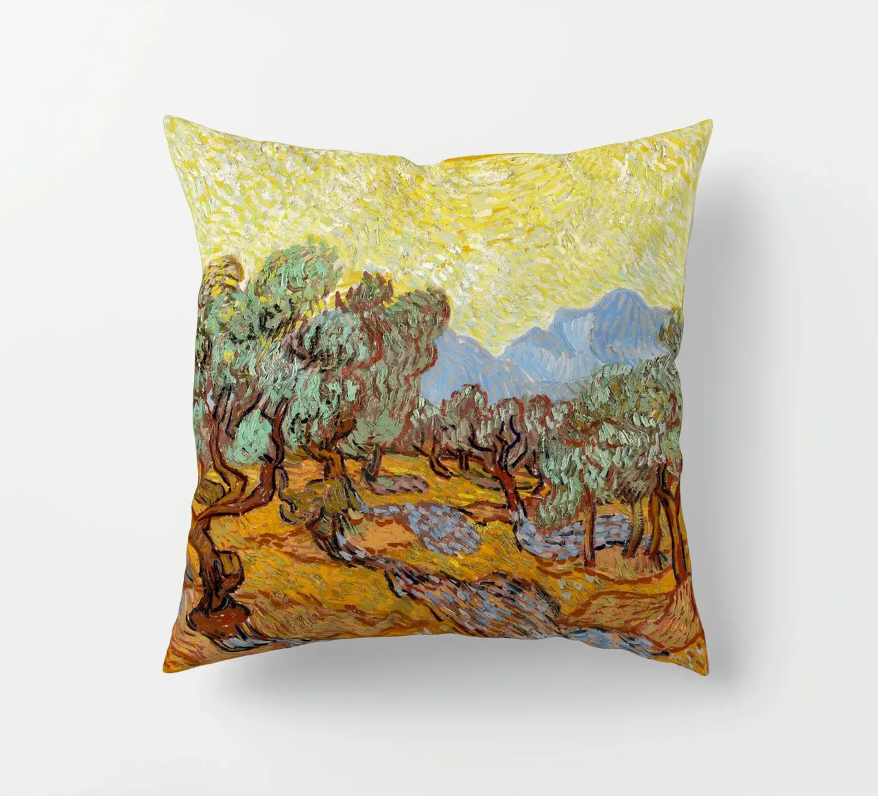 Alberi di ulivo con cielo e sole giallo - Vincent van Gogh cuscino da Sylviepaint