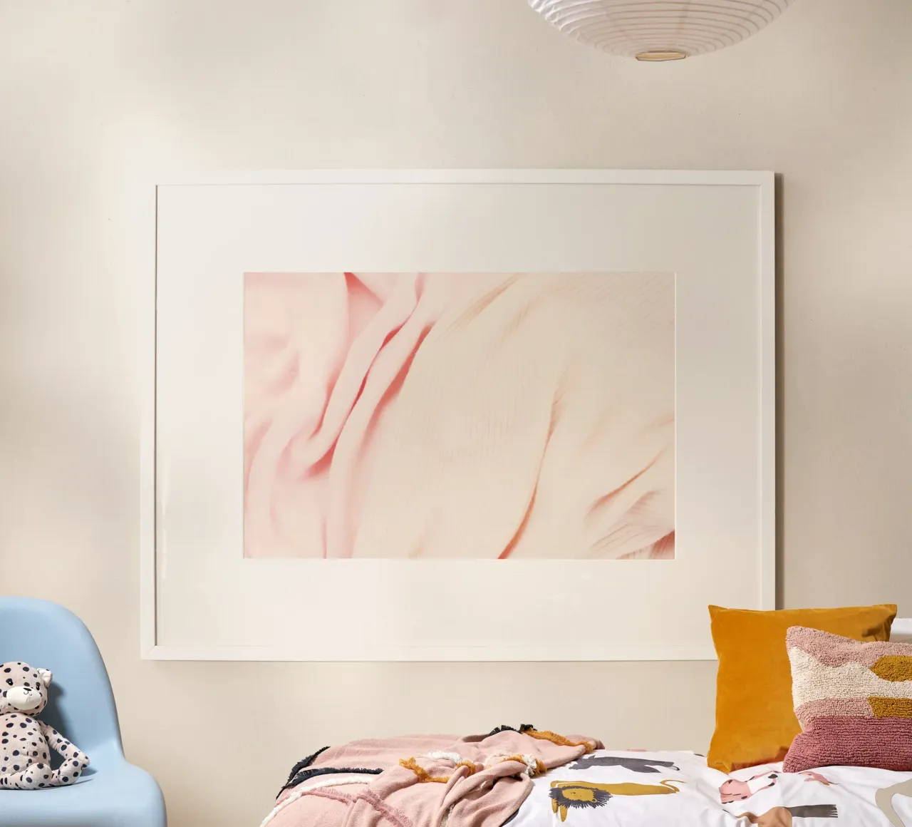 Blush e seta poster con telaio in alluminio da PhotoVibe Decor