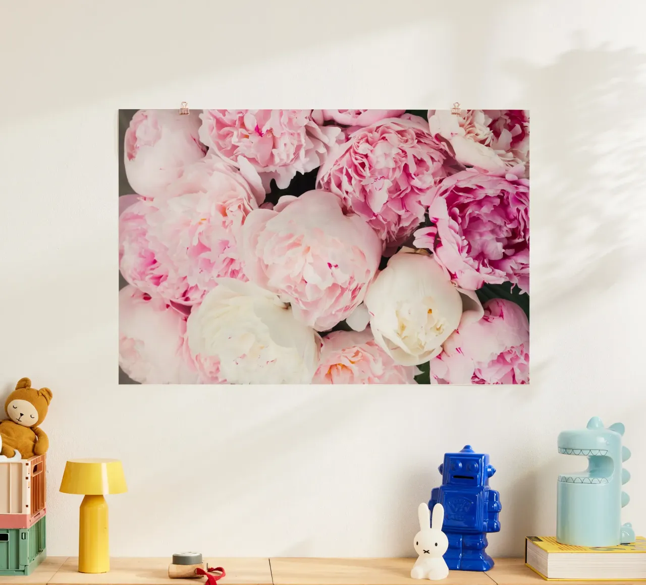 Blush e seta poster con telaio in plastica da PhotoVibe Decor