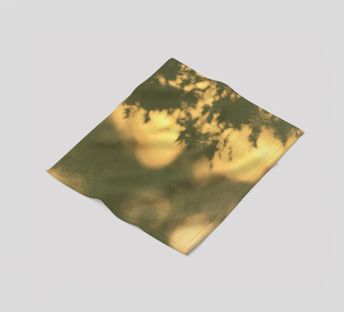blurred vegetation Fleecedecke von twillight