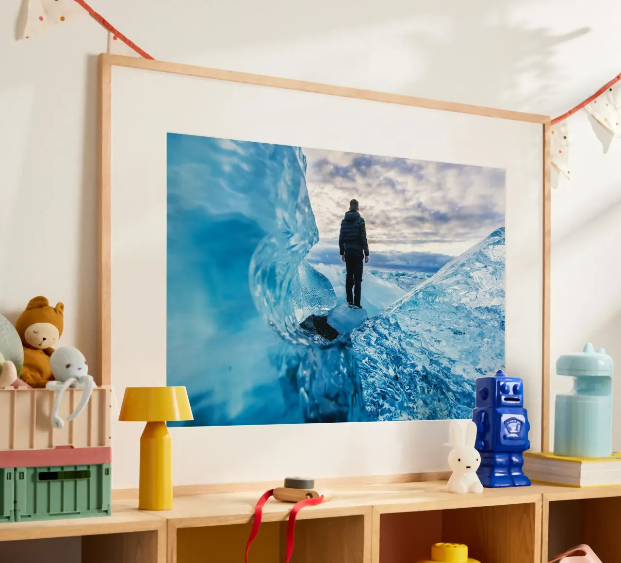 Nel silenzio blu poster con telaio in plastica da PhotoVibe Decor