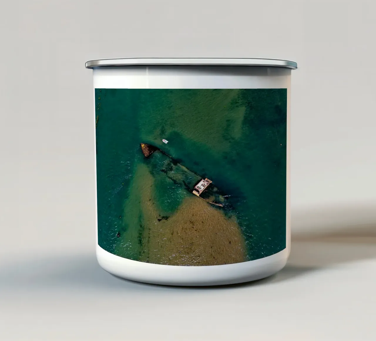 naufragio mare tazza in smalto da Earthly Visions