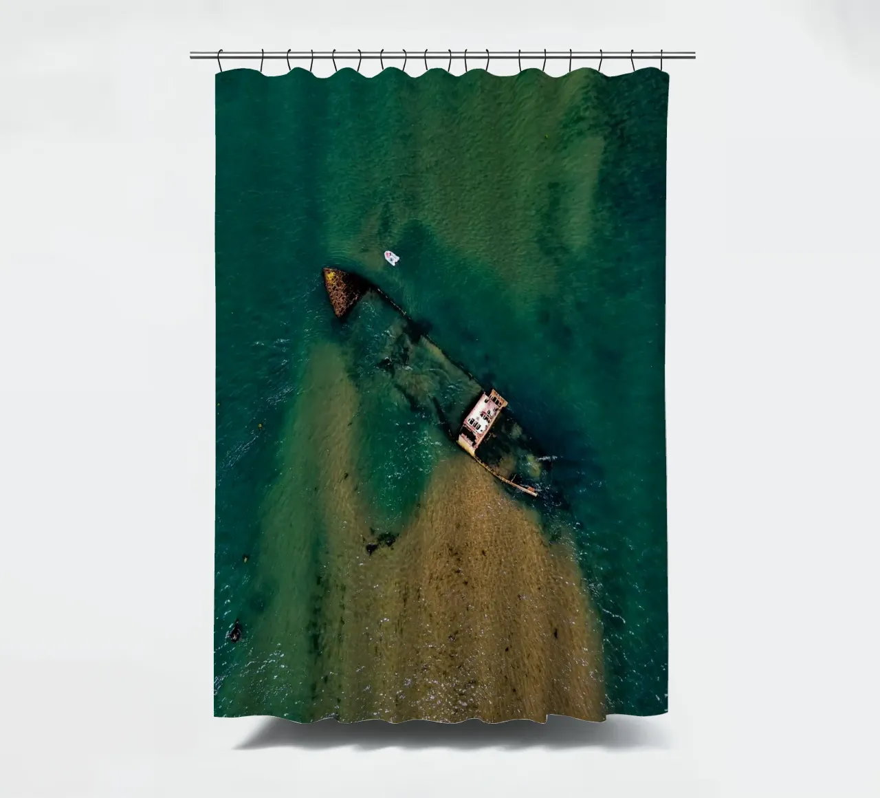 naufragio mare tenda da doccia da Earthly Visions