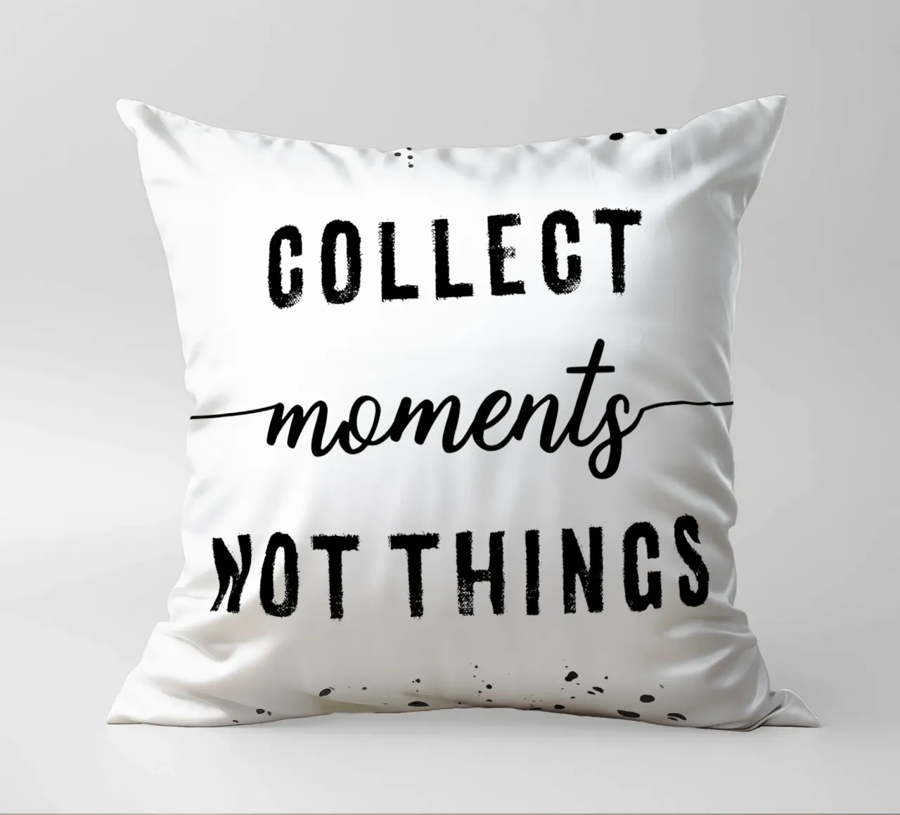 TEXT ART Collect moments not things cuscino da Melanie Viola