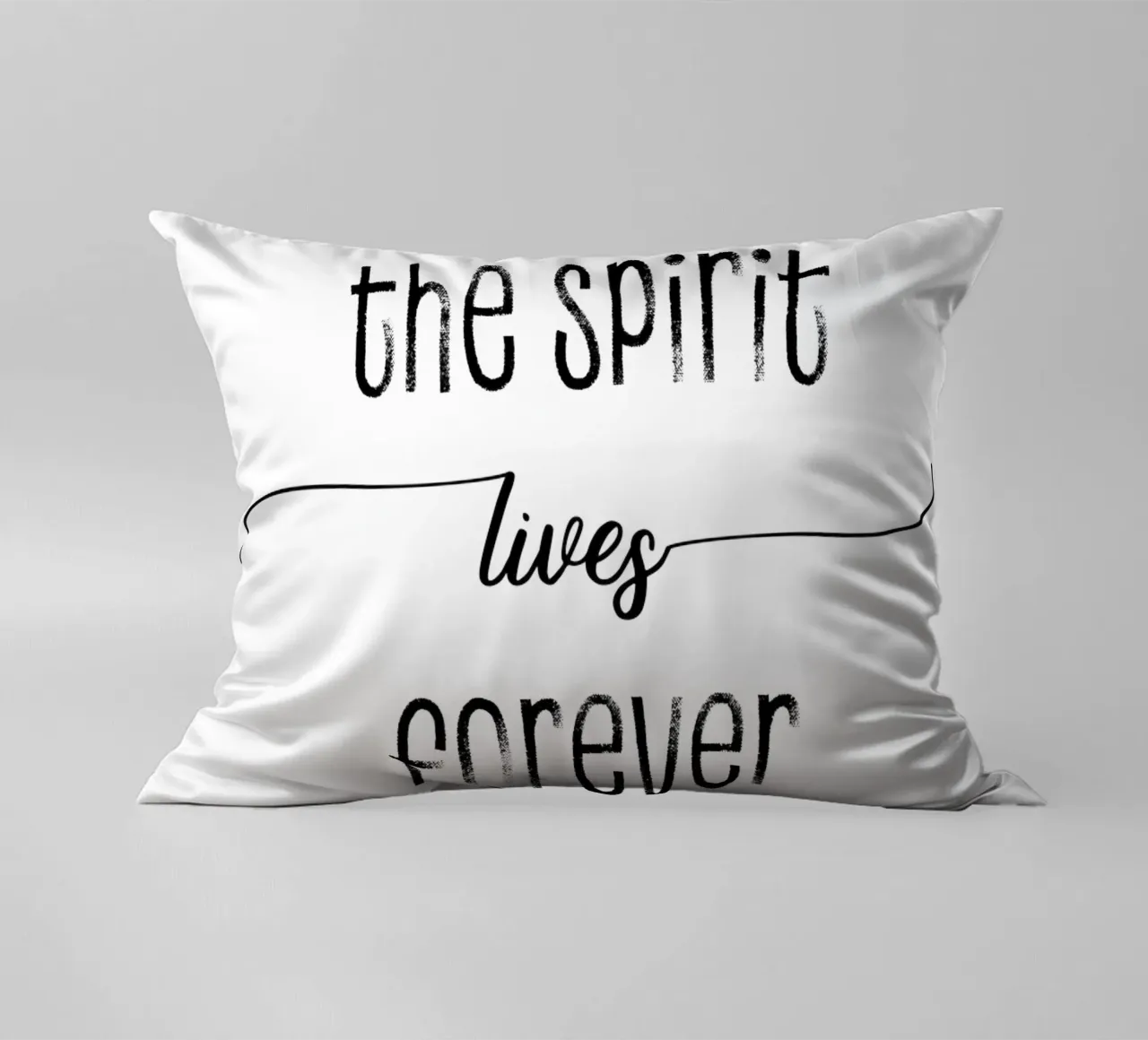 TEXT ART The spirit lives forever cuscino da Melanie Viola