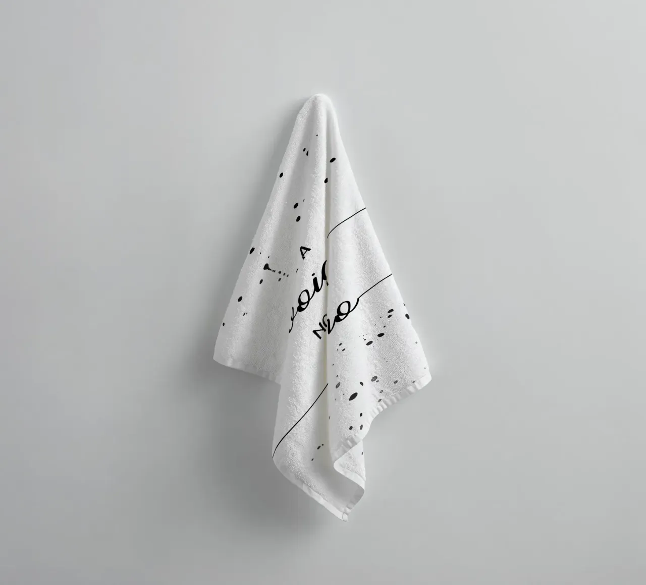 TEXT ART Be a voice not an echo asciugamano da bagno da Melanie Viola