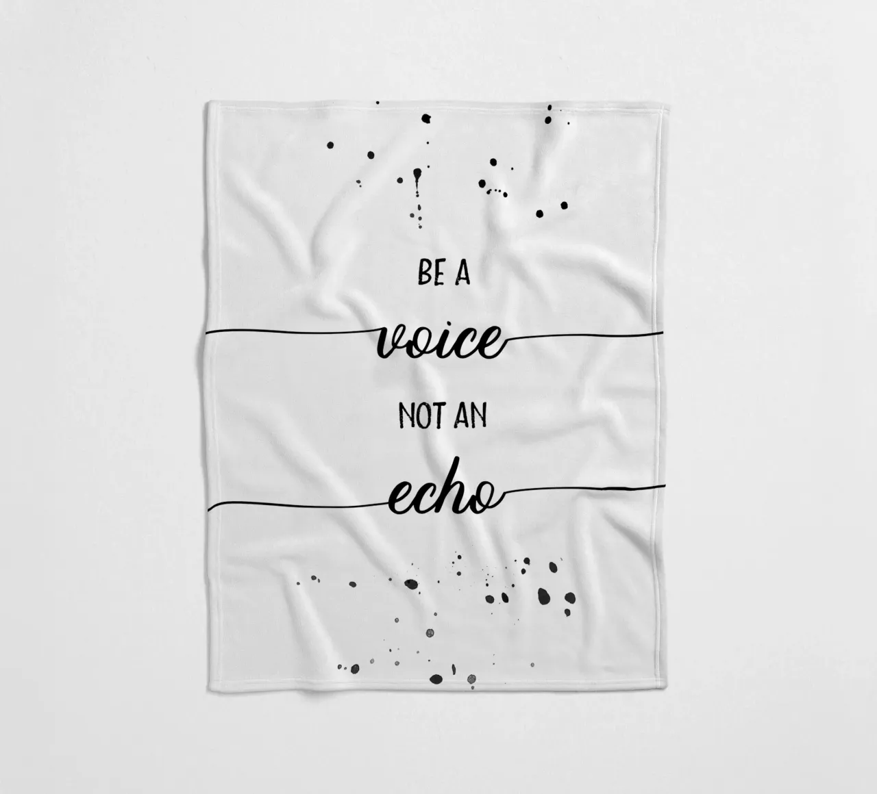 TEXT ART Be a voice not an echo coperta in pile da Melanie Viola