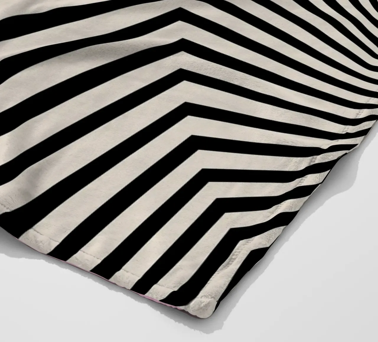 Bauhaus Linee a zig zag - Grafica rosa e nera coperta in pile da Studio Vibe