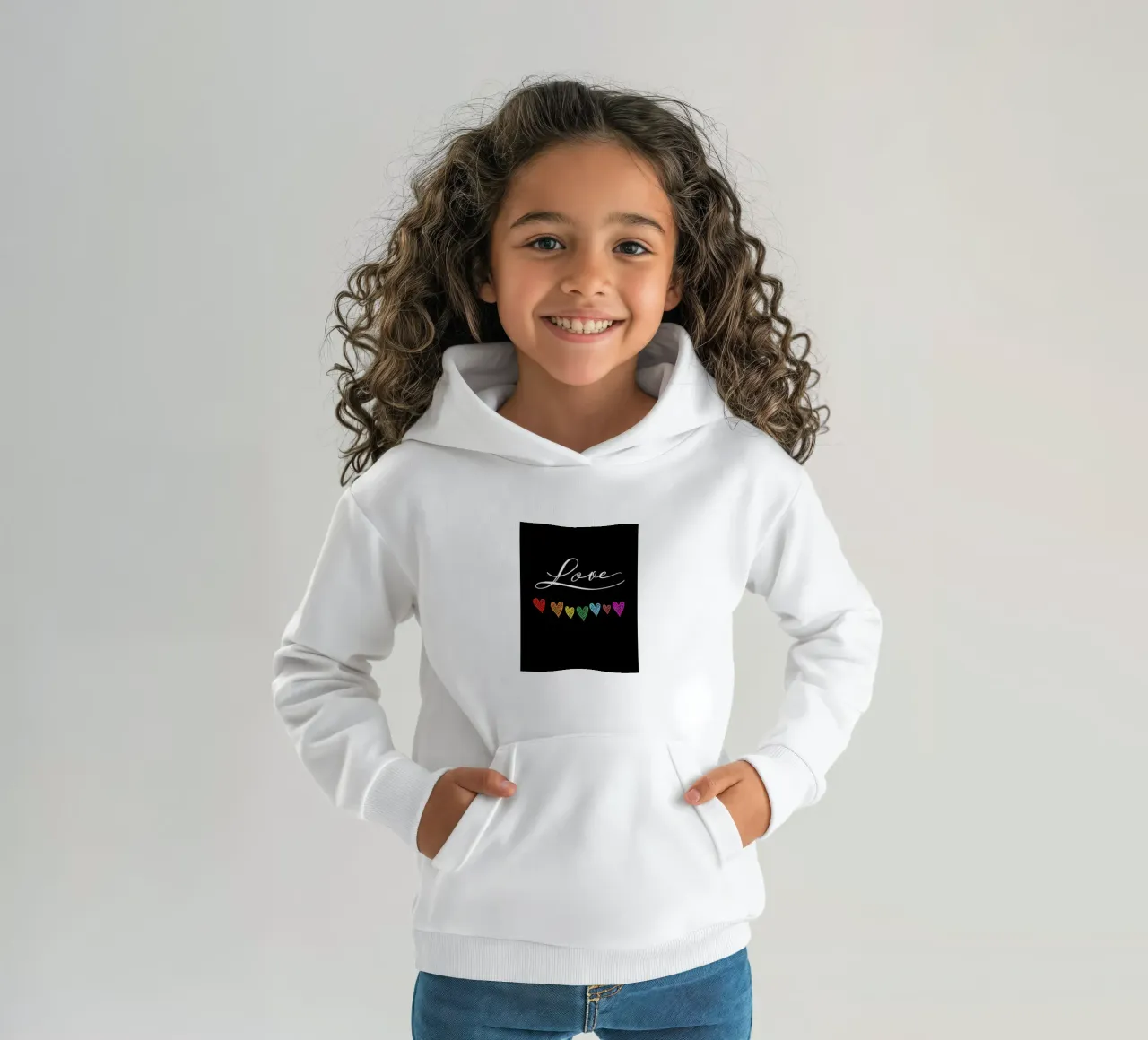 Amore con cuori arcobaleno su nero felpa bambino con cappuccio da 🥝 KIWI STORE