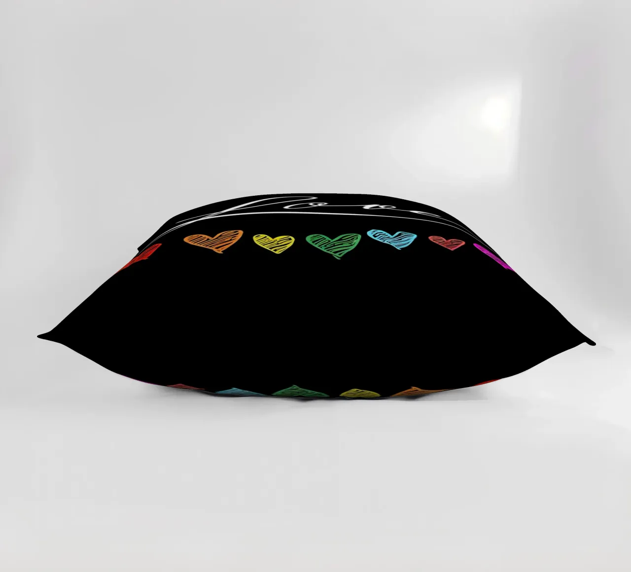 Amore con cuori arcobaleno su nero cuscino da 🥝 KIWI STORE