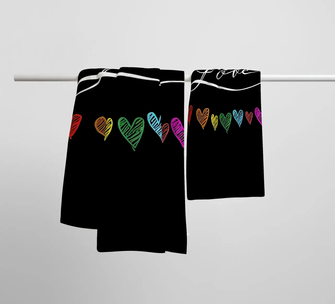 Amore con cuori arcobaleno su nero asciugamano da bagno da 🥝 KIWI STORE