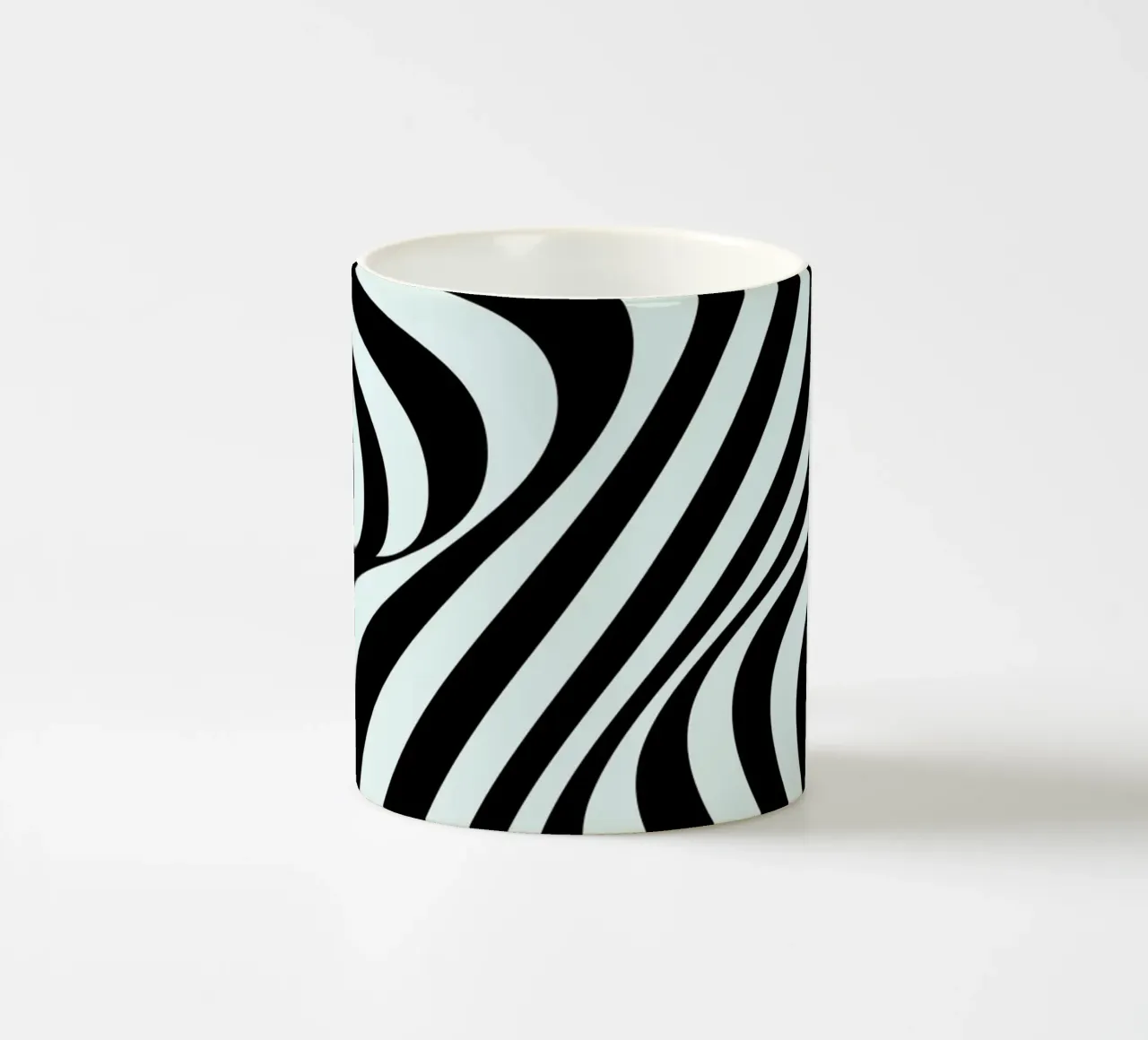 Bauhaus Waves | Poster astratto in bianco e nero tazza in ceramica da Studio Vibe