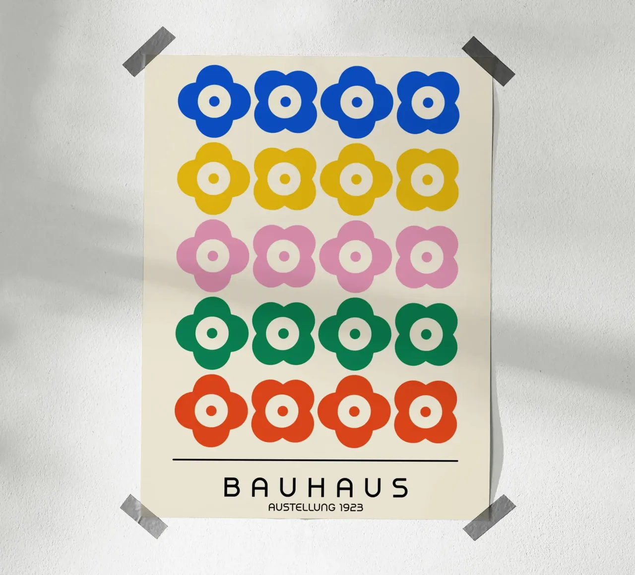 Bauhaus Bloemen 1923 | Kleurrijke Retro Kunstdruk poster met houten frame van Studio Vibe