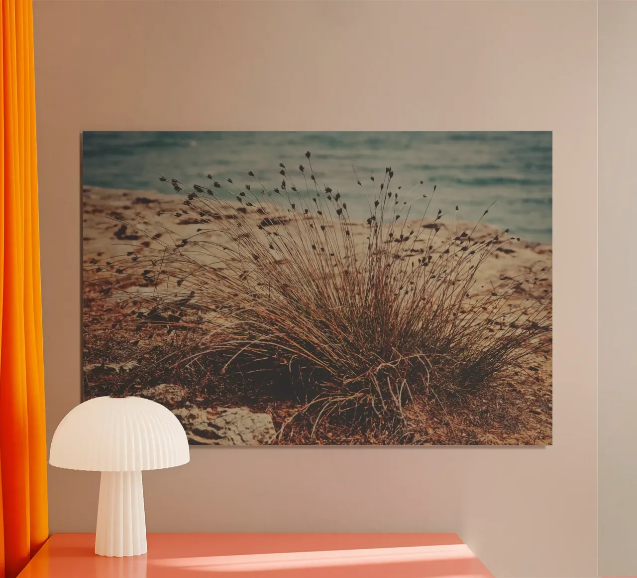 La natura selvaggia e silenziosa poster con telaio in plastica da PhotoVibe Decor
