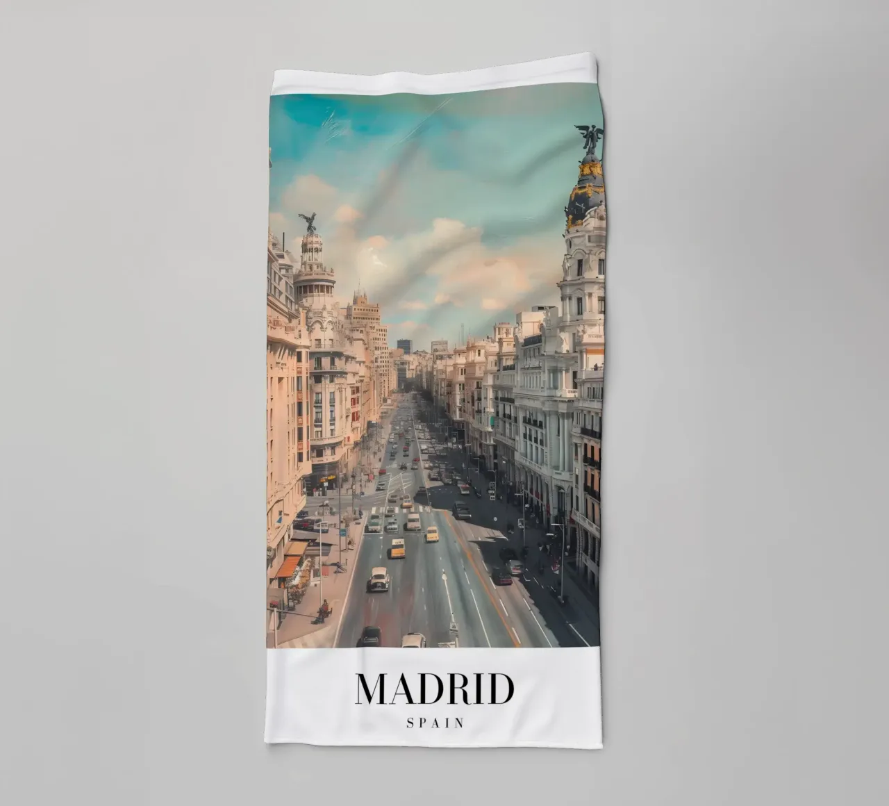 Madrid Spain Gran Via Skyline - Urban Architecture Print serviette de bain de homdeco