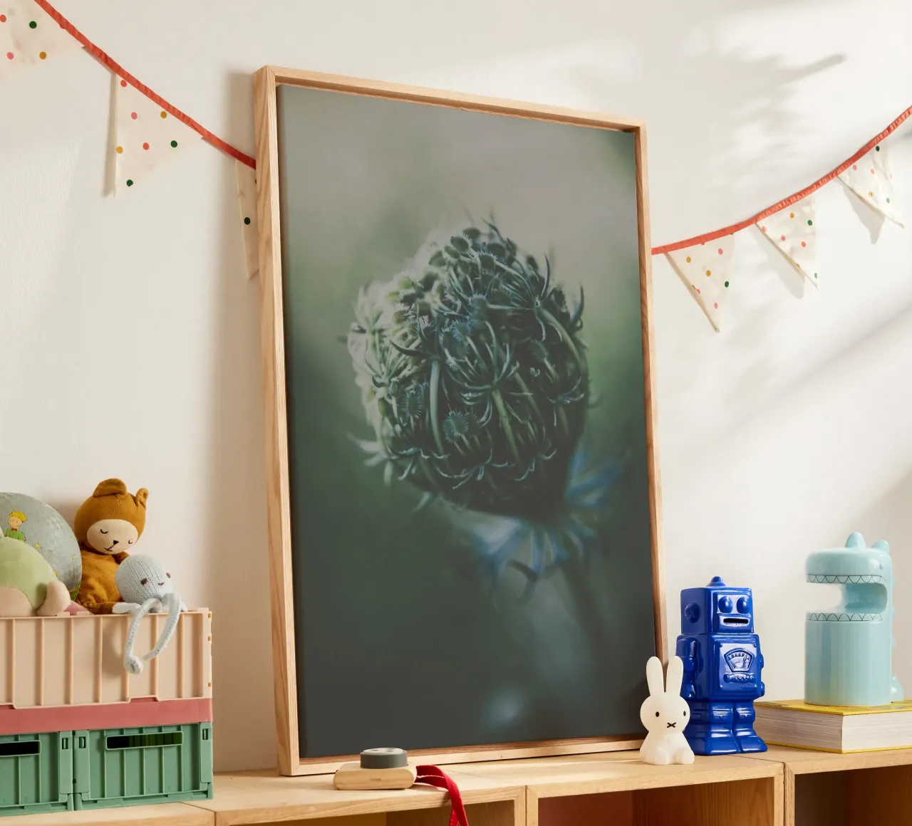 Fiori tenui tela con Cornice a cassetta da PhotoVibe Decor