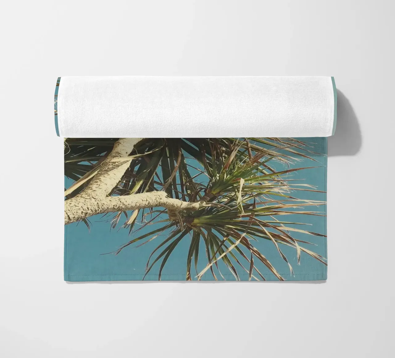 Palma di primavera telo mare da Cassia Beck Photography