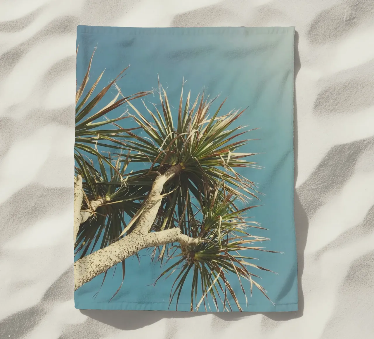 Palma di primavera telo mare da Cassia Beck Photography
