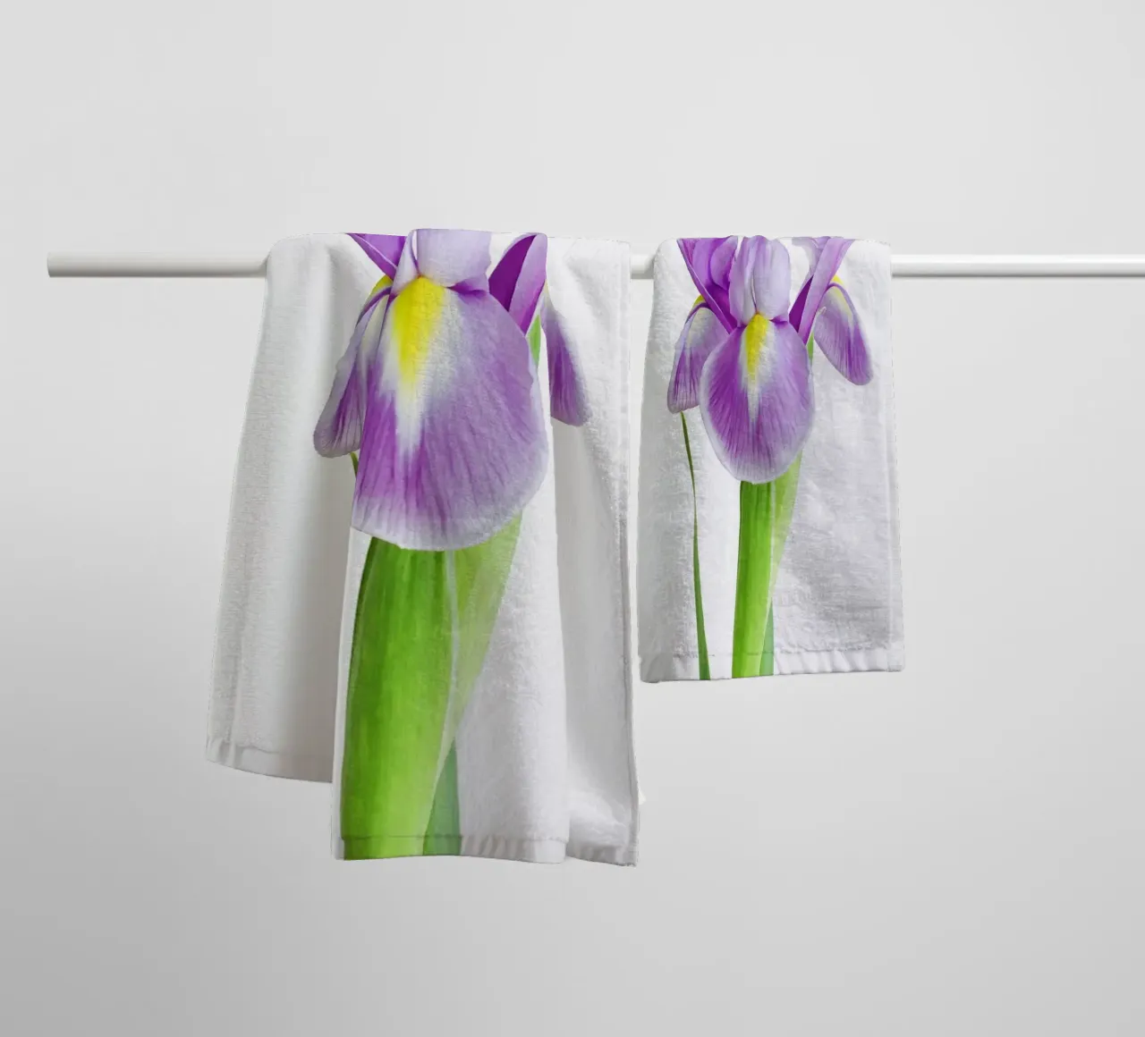 Iris badhanddoek van Cassia Beck Photography