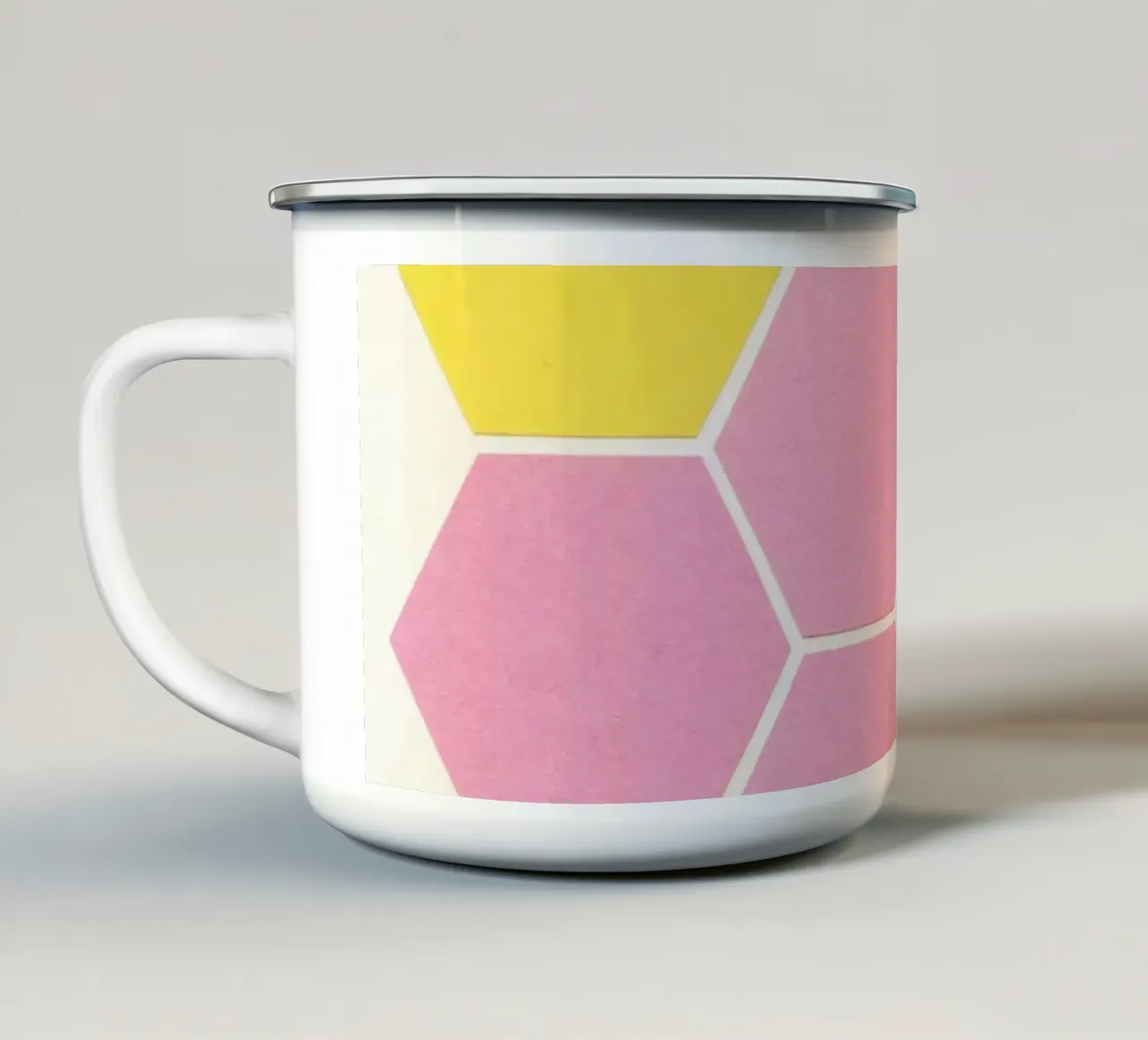 Nido d'ape rosa tazza in smalto da Cassia Beck Collage