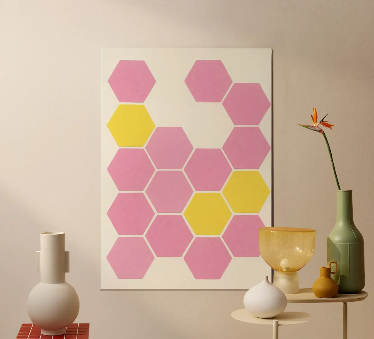 Nido d'ape rosa poster con telaio in plastica da Cassia Beck Collage