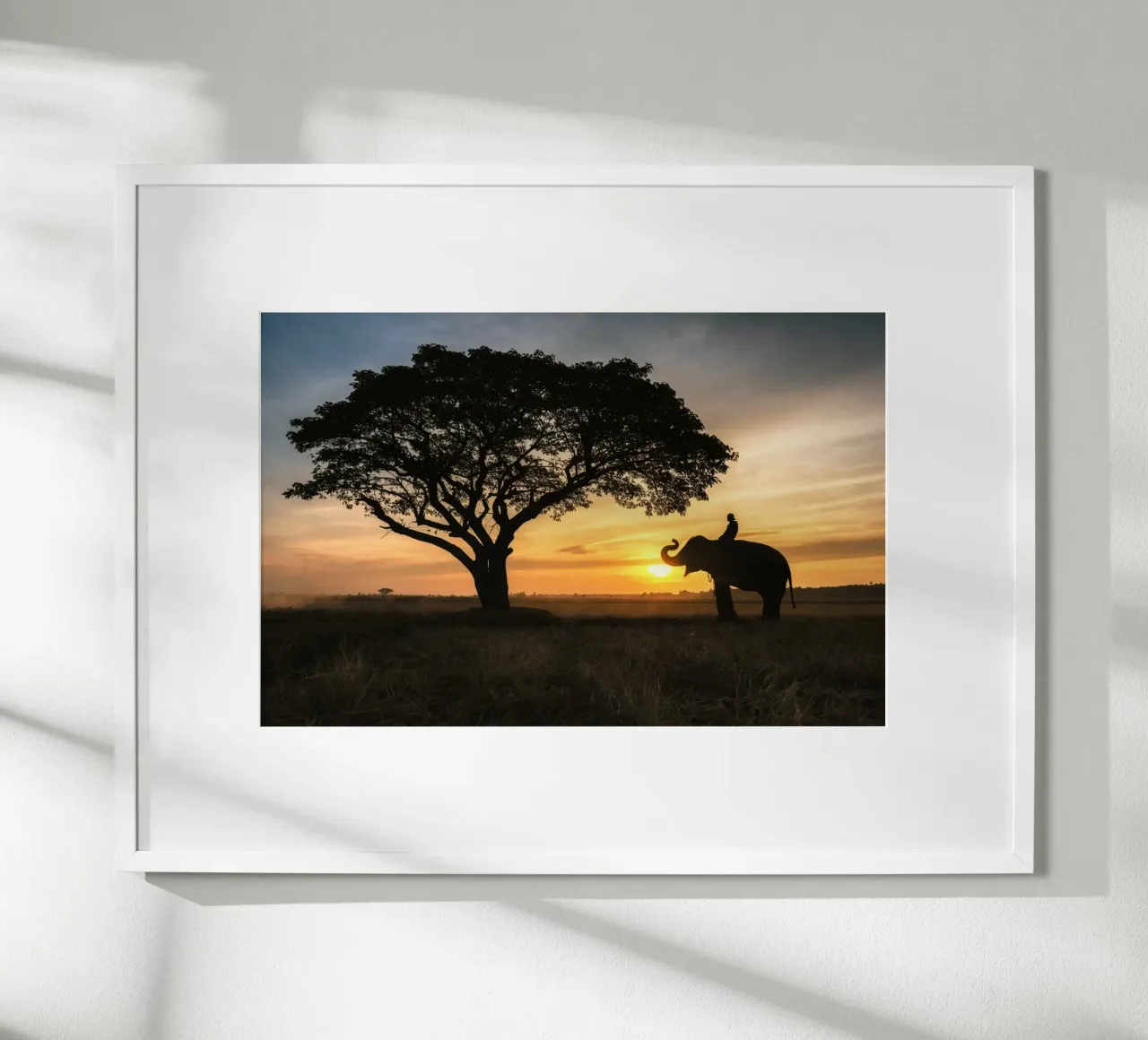 Elefant in der Abenddämmerung Hahnemühle von PhotoVibe Decor