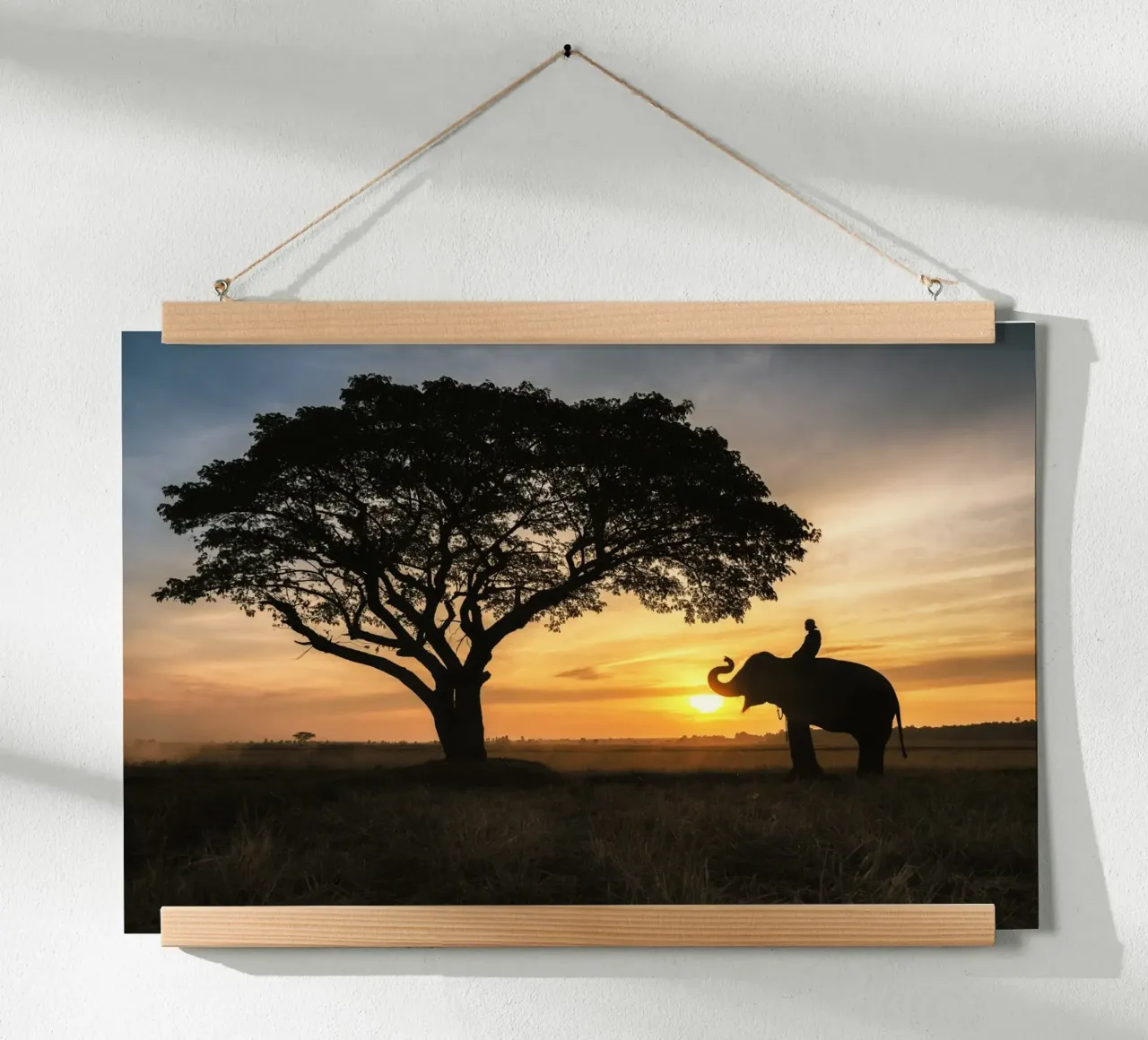 Elefant in der Abenddämmerung Hahnemühle von PhotoVibe Decor
