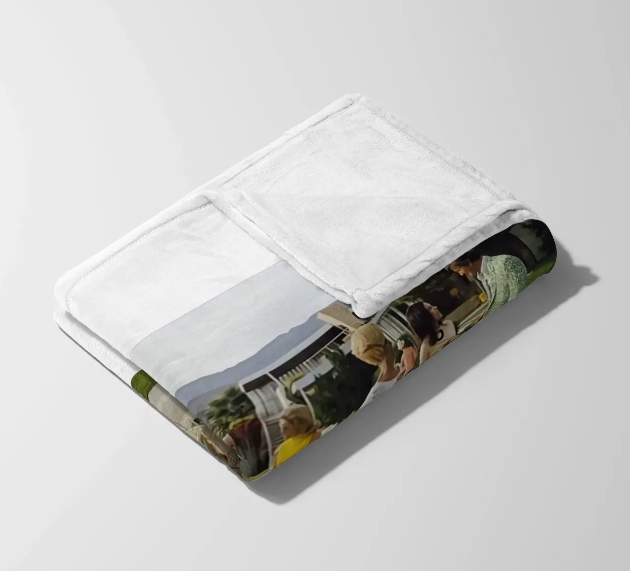 Party am Pool - Slim Aarons Fleecedecke von COMEBACKSHOP