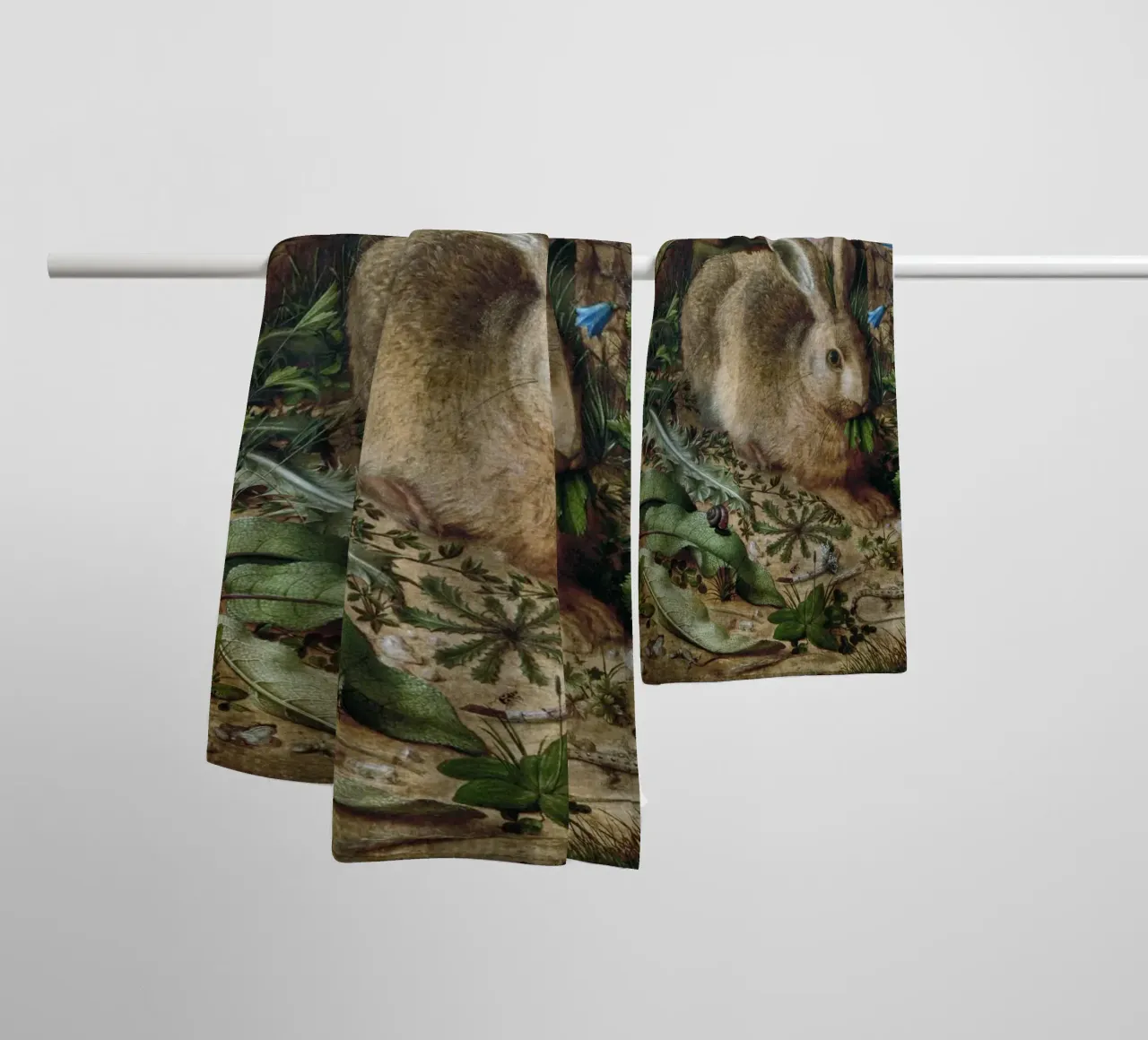 A Hare in the Forest asciugamano da bagno da vintageshop