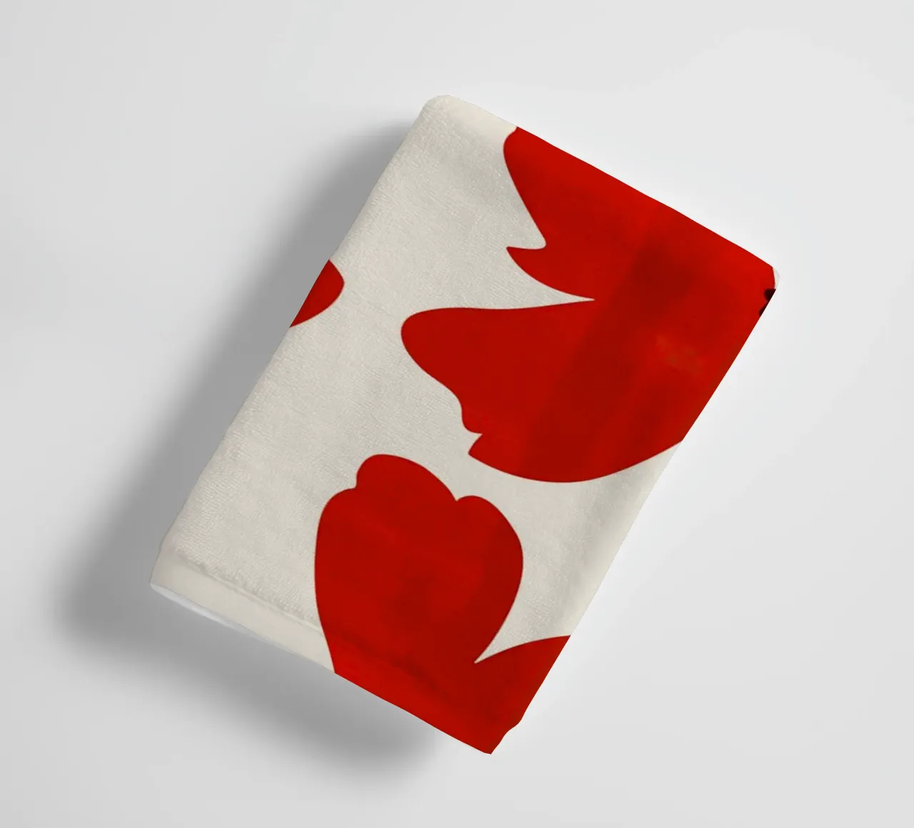 Fiori rossi asciugamano da bagno da ThingDesign