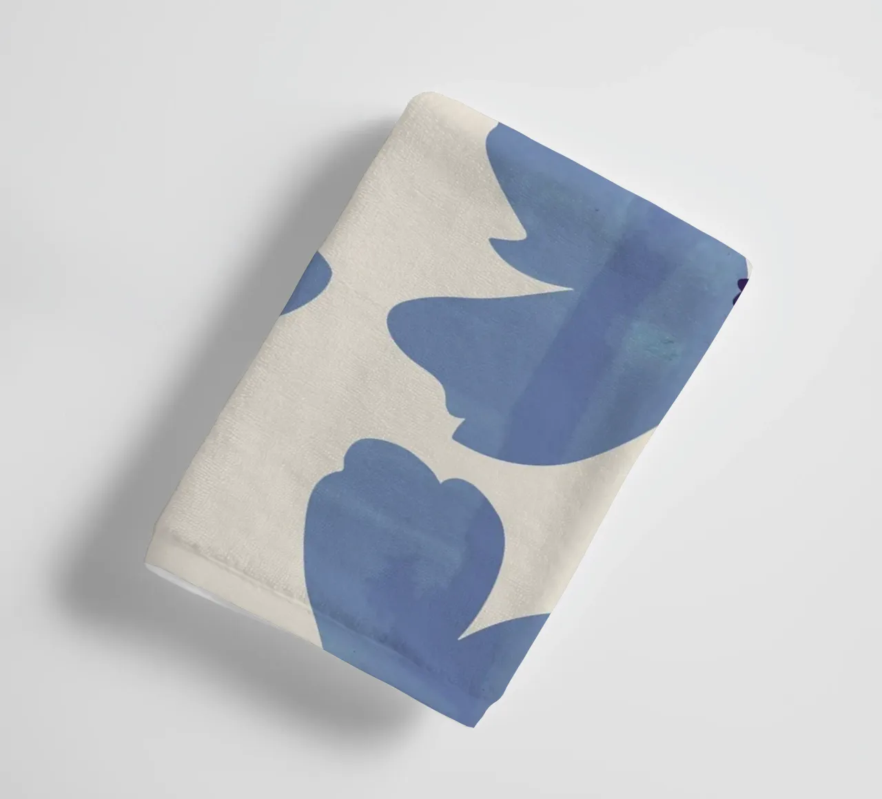 Fiori blu chiaro asciugamano da bagno da ThingDesign