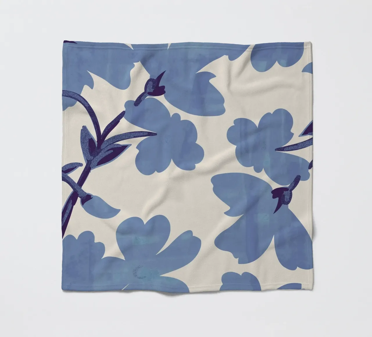 Hellblaue Blumen Fleecedecke von ThingDesign