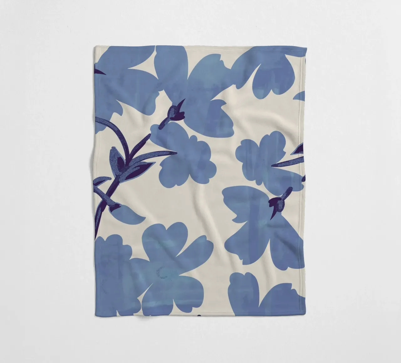 Hellblaue Blumen Fleecedecke von ThingDesign