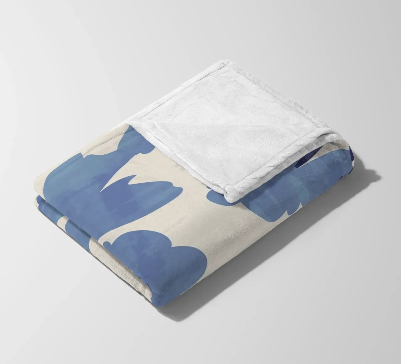 Hellblaue Blumen Fleecedecke von ThingDesign
